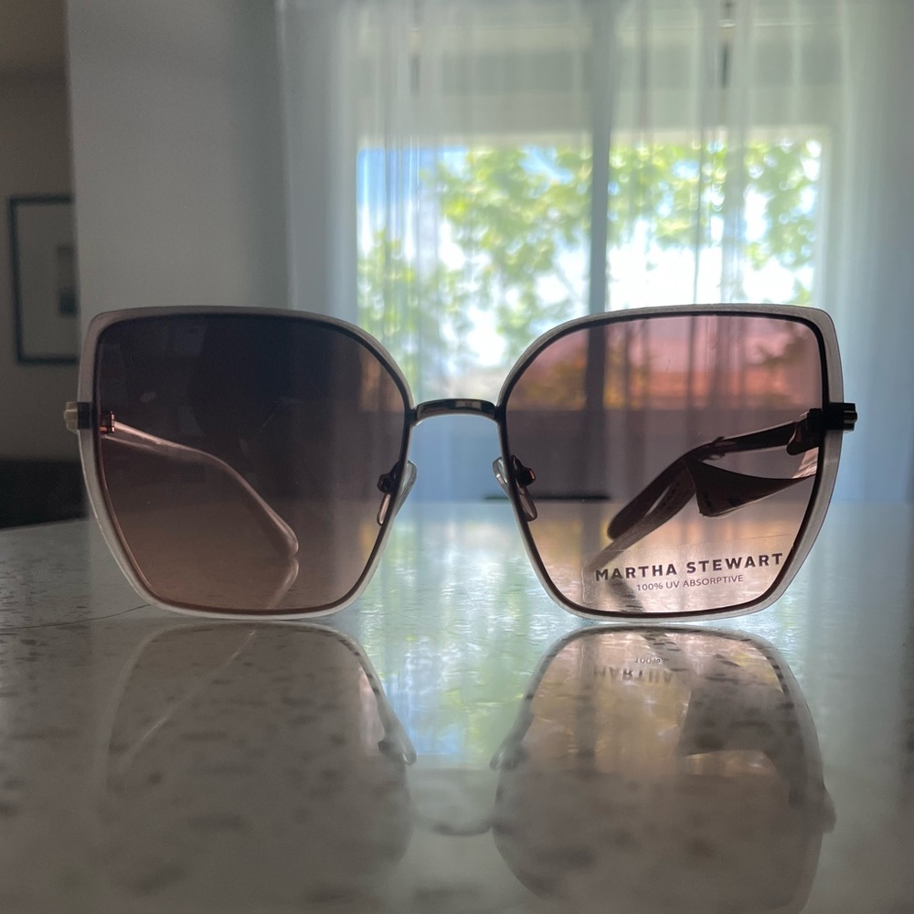 Martha Stewart trendy sunglasses white champagne brown flat celebrity TikTok - Picture 2 of 3